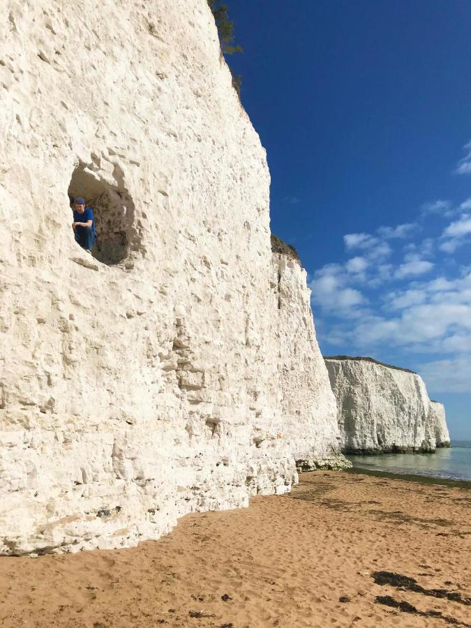 Broadstairs Beach Holiday Apartments - Direct Accessibility To Kingsgate Bay - With A Parking Space Exterior photo
