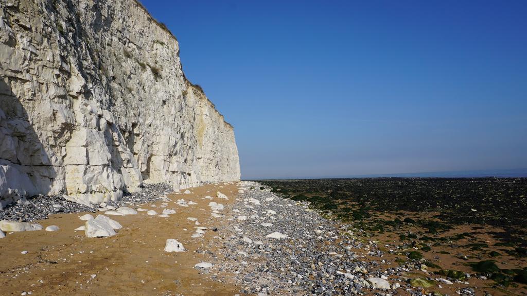 Broadstairs Beach Holiday Apartments - Direct Accessibility To Kingsgate Bay - With A Parking Space Exterior photo